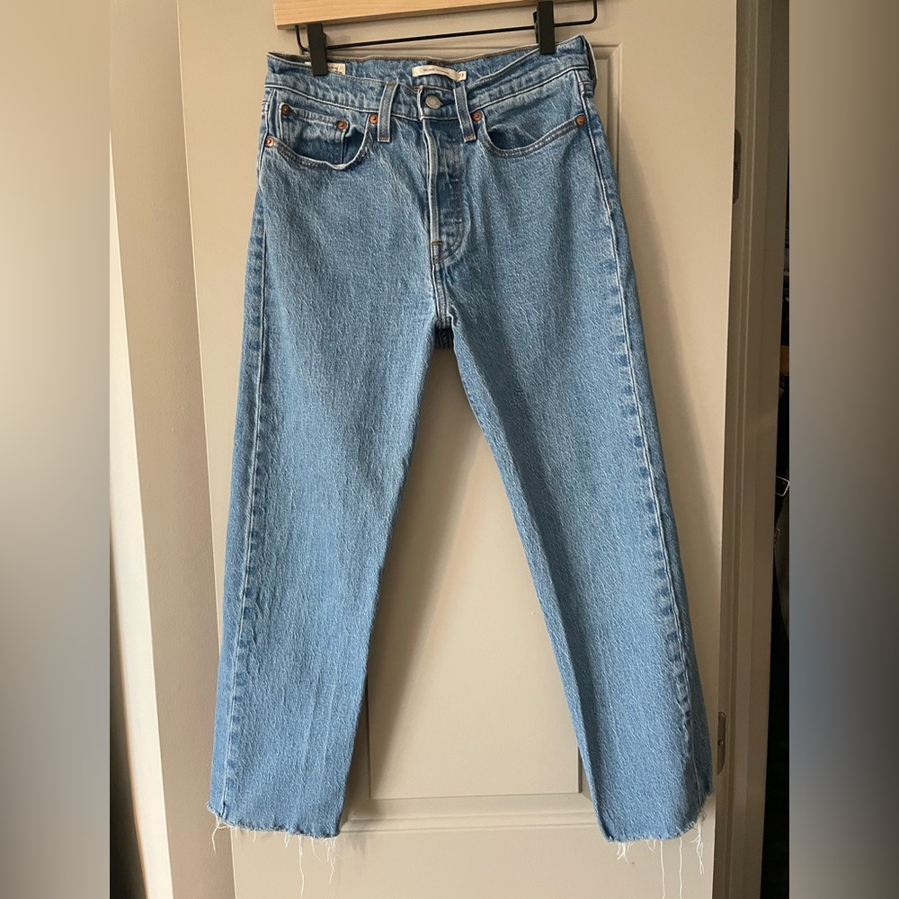 Levis Premium Womens Wedgie Straight Denim Jeans Size 27 Blue Raw Frayed Hem